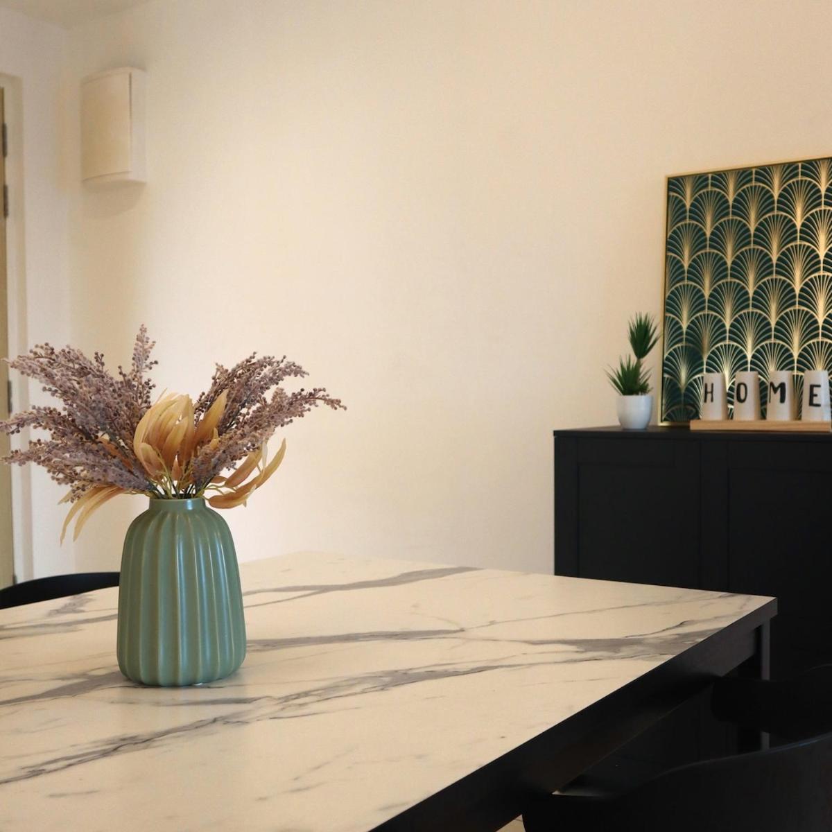 6pax Modern-contemporary, Reizz,
