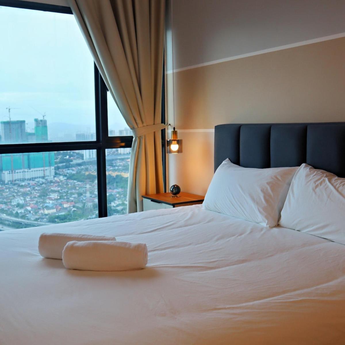 Pangsapuri 6pax Modern-contemporary, Reizz,